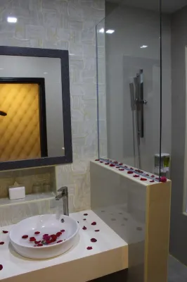 The Golden Bay Hotel Batam Business Photos