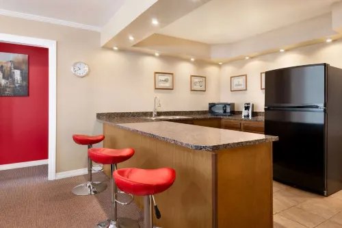 Ramada by Wyndham Spokane Airport Photos