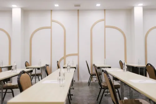 Nappiness Hotel Business Facilities Photos