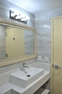 LIC Plaza Hotel Chambres Photos