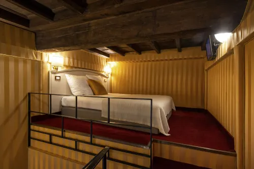 Canova Rooms in Spanish Steps Rooms Photos