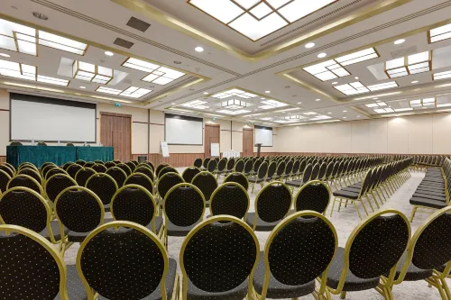 Evergreen Laurel Hotel Business Facilities Photos