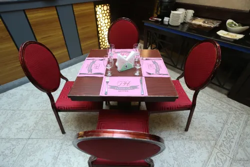 Panorama Hotel Bur Dubai Dining Photos