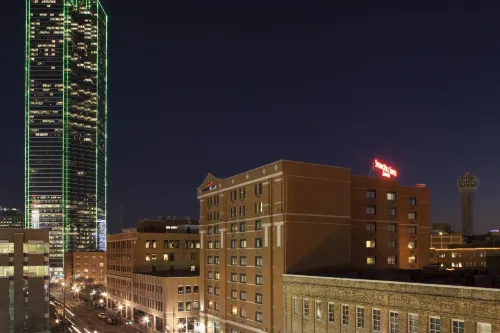 SpringHill Suites Dallas Downtown/West End Kamar Photos
