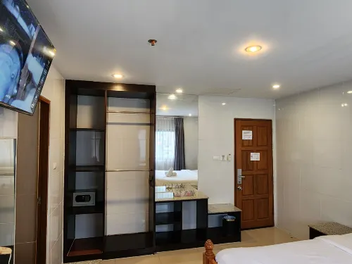 Patong Dynasty Royal Hotel Zimmer Photos
