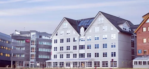 Home Hotel with Extérieur Photos