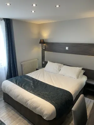 Mary's Hotel République Rooms Photos