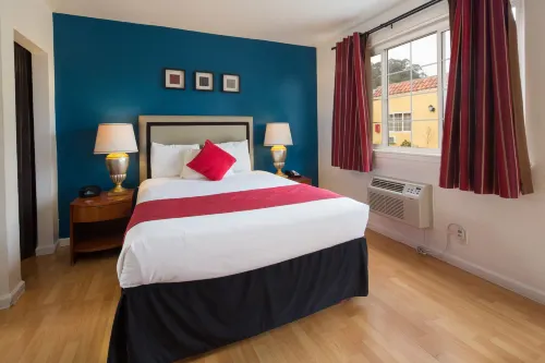 Alpine Inn and Suites Rooms Photos