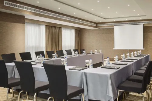 Hawthorn Suites by Wyndham Abu Dhabi City Center Бизнес-удобства Photos