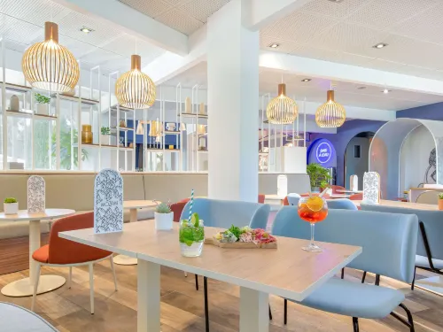 Novotel Aix-en-Provence Pont-De-l'Arc Fenouillères Dining Photos