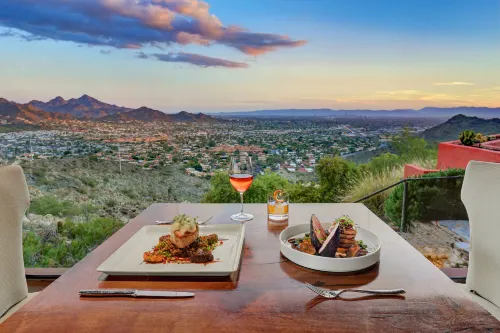 Hilton Phoenix Tapatio Cliffs Resort Dining Photos
