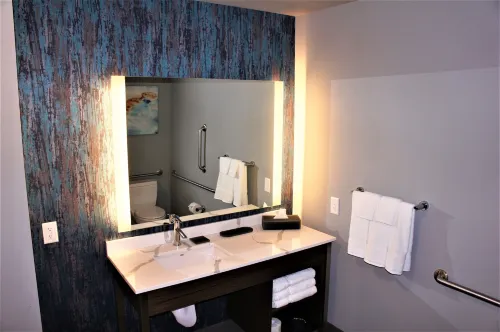 La Quinta Inn & Suites by Wyndham Marysville Rooms Photos