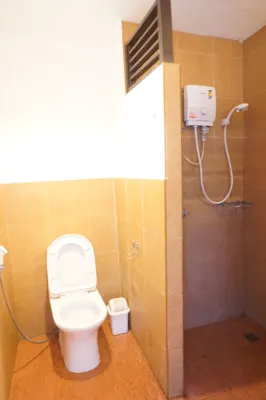 Sri Chumphon Hotel Chambres Photos