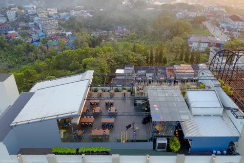 Platinum Hotel & Convention Hall Balikpapan Dekat Hotel Photos
