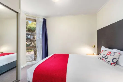 Knox International Hotel and Apartments Rooms Photos