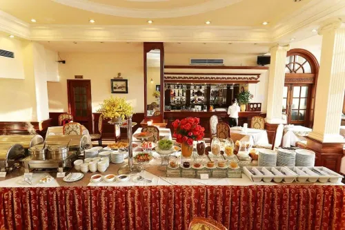 Riverside Hotel In Saigon Ruokailu Photos