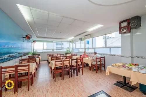 Le Soleil Hotel Dining Photos