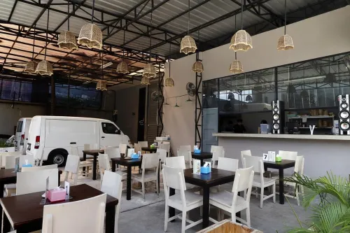 RedDoorz Plus @ Kapuk Business Park Makanan Photos