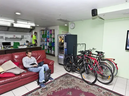 790 on George Backpackers Espaces publics Photos