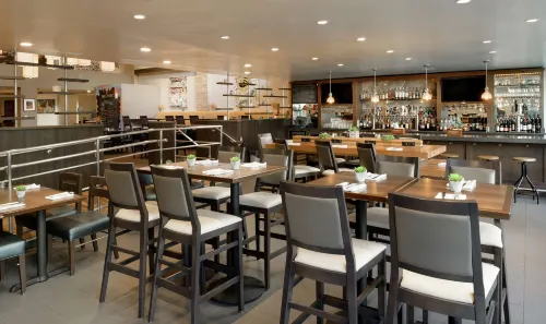 Doubletree by Hilton Los Angeles Downtown Dining Photos