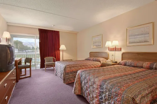 Days Inn by Wyndham Colorado Springs/Garden of the Gods Rooms Photos