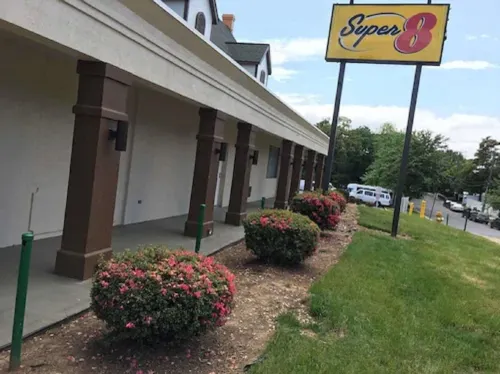 Super 8 by Wyndham Alexandria/Washington D.C. Area Außen Photos