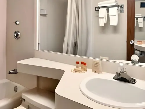Days Inn by Wyndham Ocala North Photos