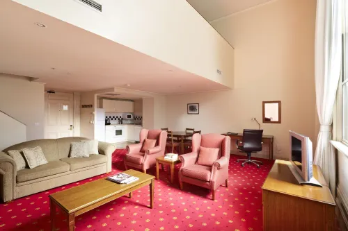 Grand Hotel Melbourne Photos