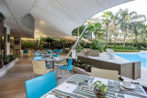 NH Cali Royal Dining Photos