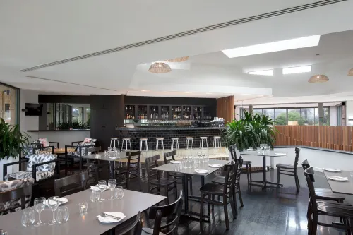 Mantra Sun City Restauration Photos