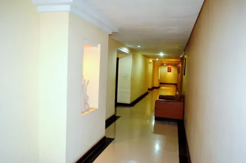 Nirmala Hotel & Convention Centre Espaces publics Photos