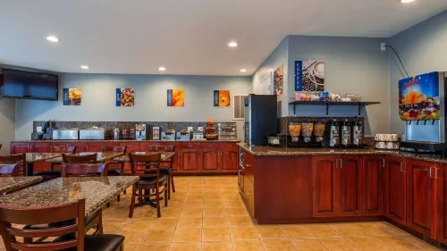 Best Western Garden Villa Inn Restauration Photos