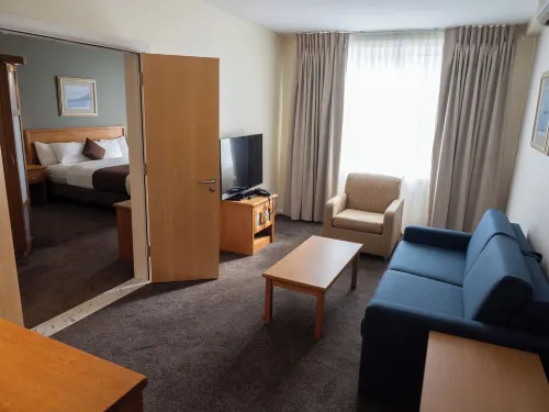 Future Inn Cardiff Huoneet Photos