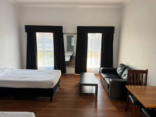 Footscray Motor Inn and Serviced Apartments Photos