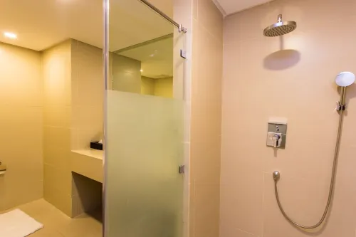 Royce Hotel & Casino Kamar Photos