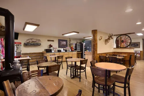Super 8 by Wyndham Jackson Hole Restauration Photos
