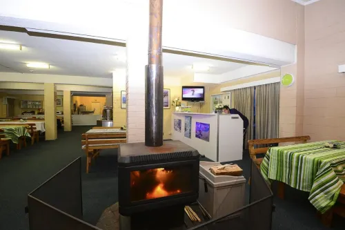 Alpine Resort Motel Ruokailu Photos