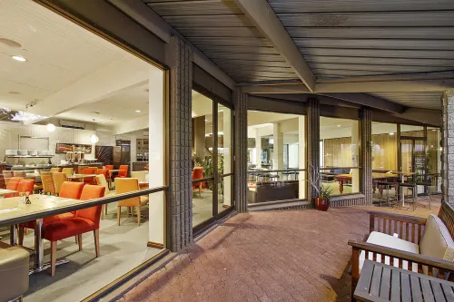 Knox International Hotel and Apartments Restauration Photos