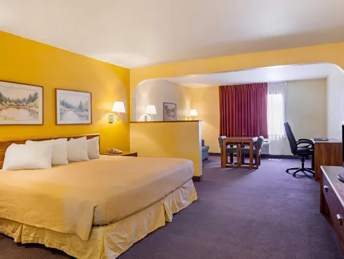 Rodeway Inn & Suites Rooms Photos