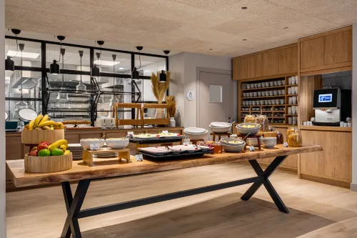 Holiday Inn Express Porto – Boavista Ristorazione Photos