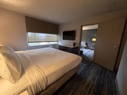 Skyline Hotel Detroit Airport, SureStay Collection by BW Huoneet Photos