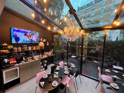Le Glam's Hotel Restauration Photos