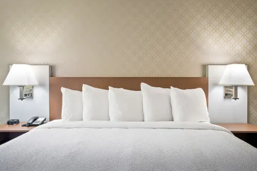 The English Inn of Charlottesville Rooms Photos