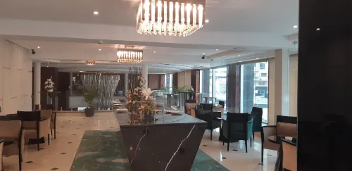 لو بالاس دانفا تناول الطعام Photos