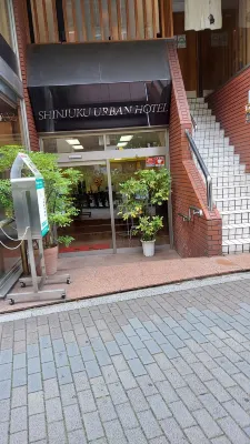 Shinjuku Urban Hotel Exterior Photos