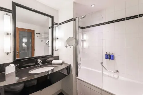 Radisson Blu Hotel Leeds City Centre Rooms Photos