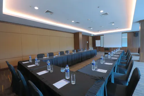 Holiday Inn Express Jakarta International Expo Espaces Affaires Photos