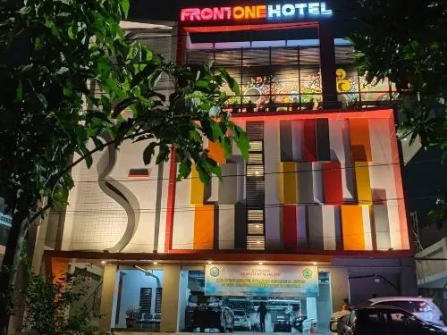 Front One Hotel Tulungagung Unggulan Photos