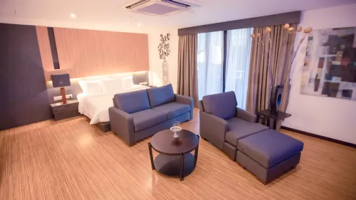 Lot 33 Boutique Hotel Rooms Photos