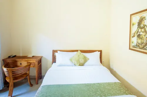 Blanjong Homestay Kamar Photos